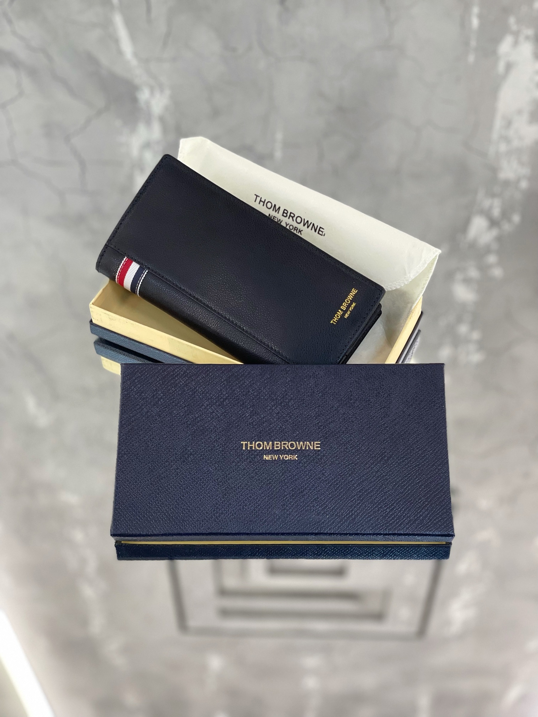 THOM BROWNE — NO LOGO STORE