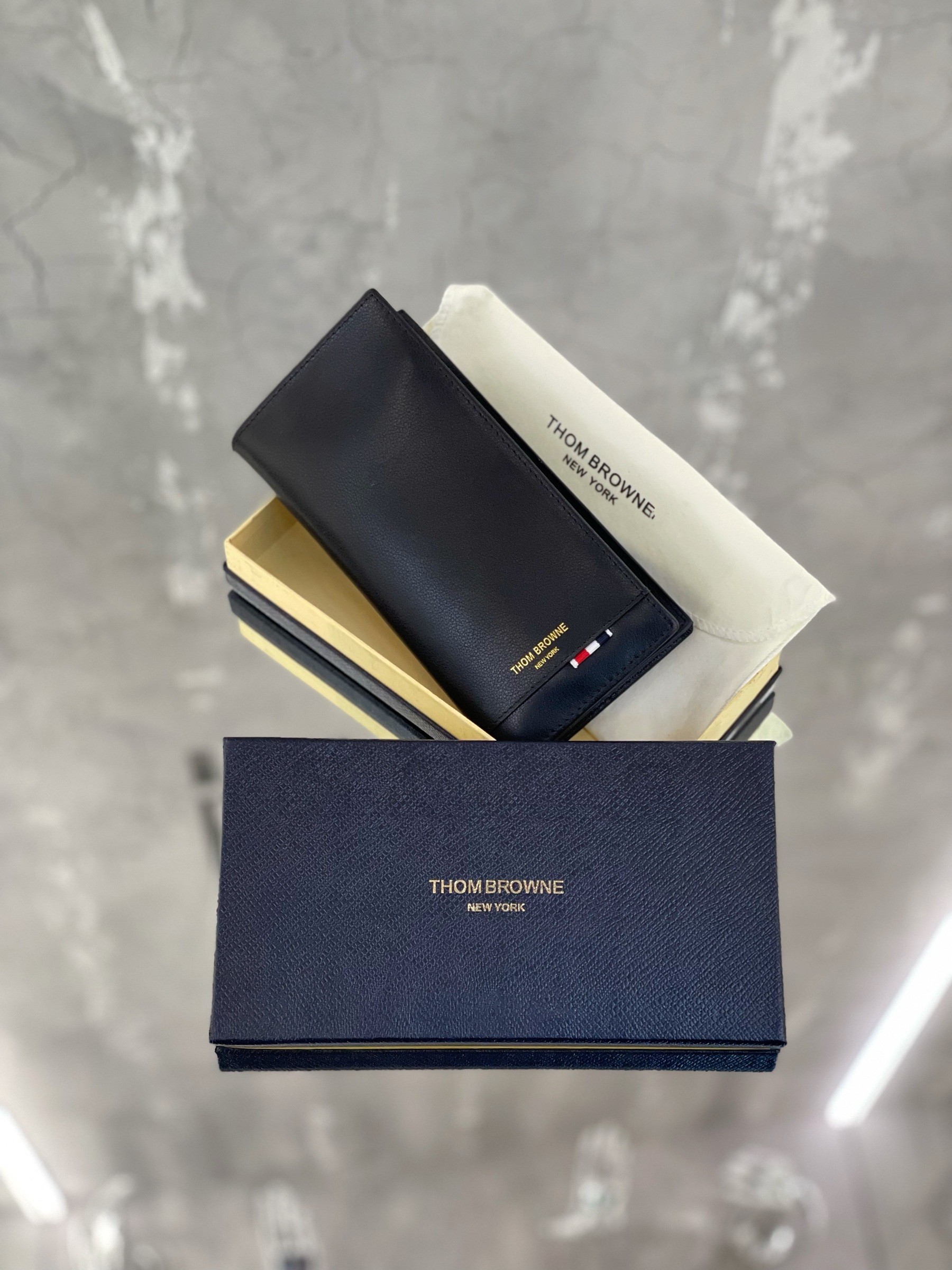 THOM BROWNE — NO LOGO STORE