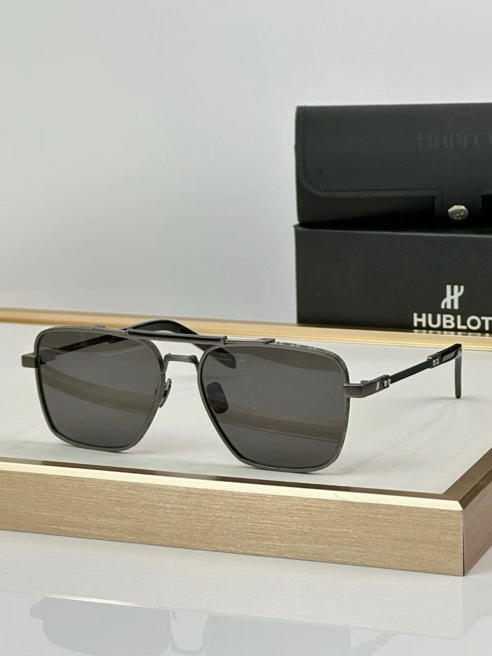 HUBLOT — NO LOGO STORE
