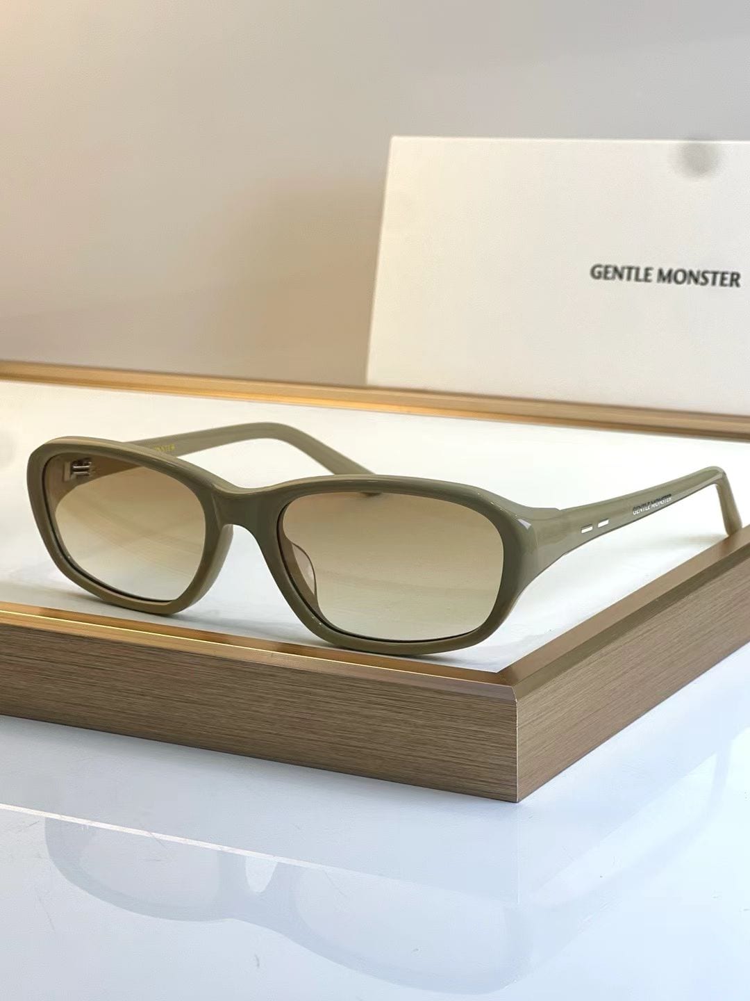 GENTLE MONSTER — NO LOGO STORE