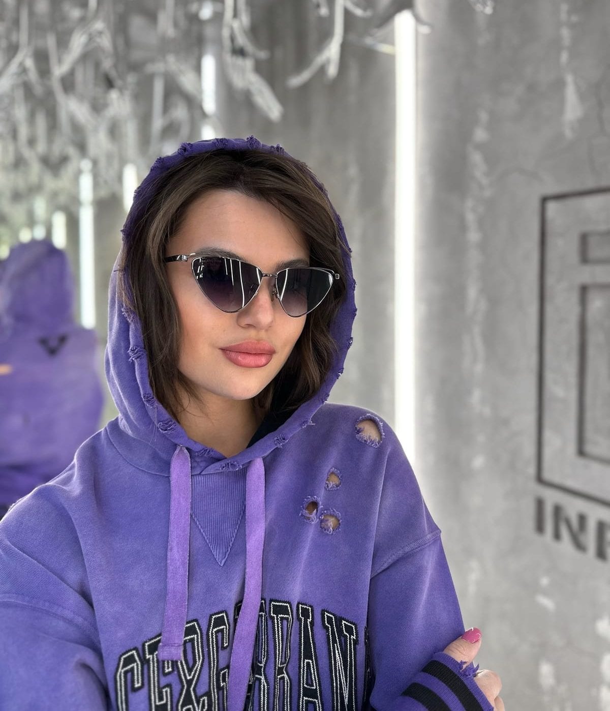 BALENCIAGA — NO LOGO STORE