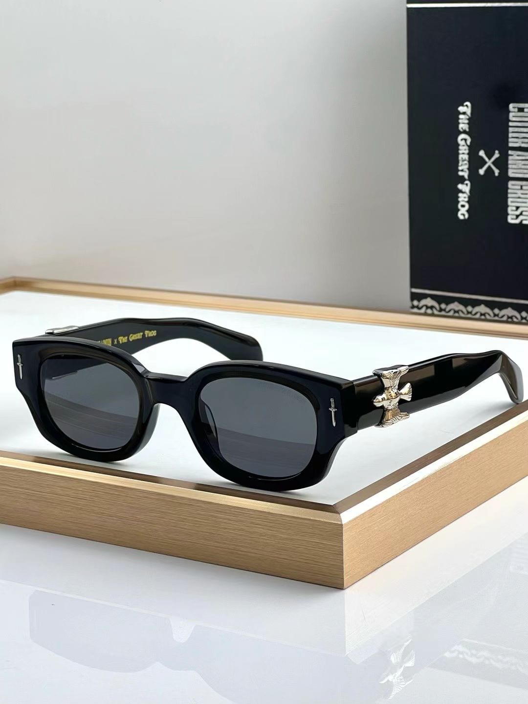 EYEWEAR — 04 / ОЧКИ · NO LOGO STORE