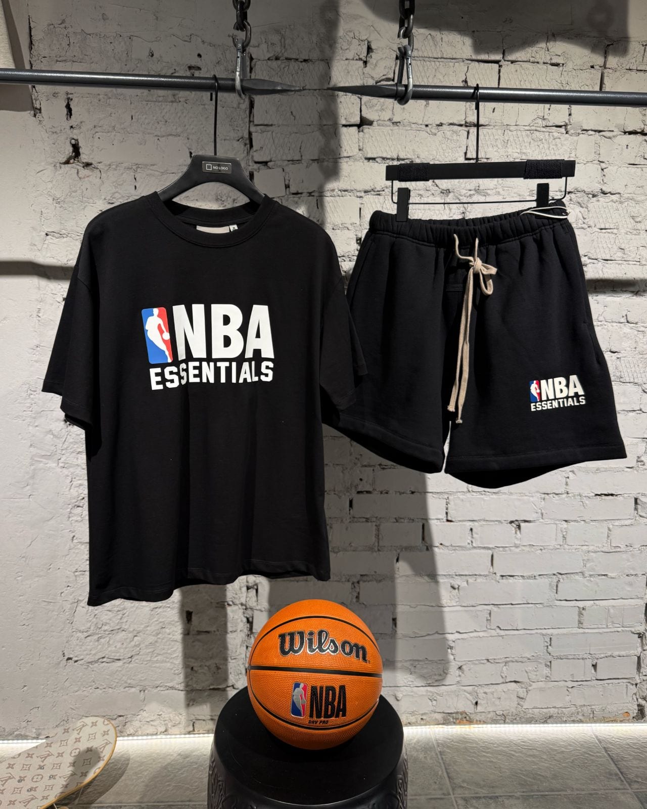 Шорты ESSENTIALS X NBA — NO LOGO STORE