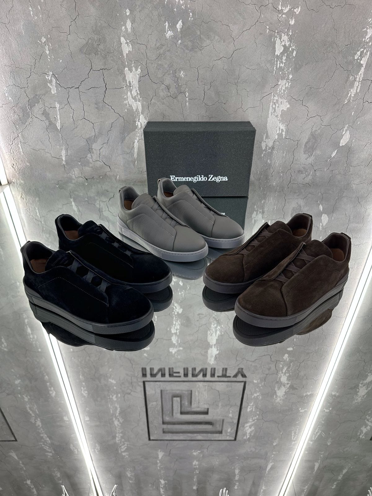 ZEGNA / BLACK — NO LOGO STORE