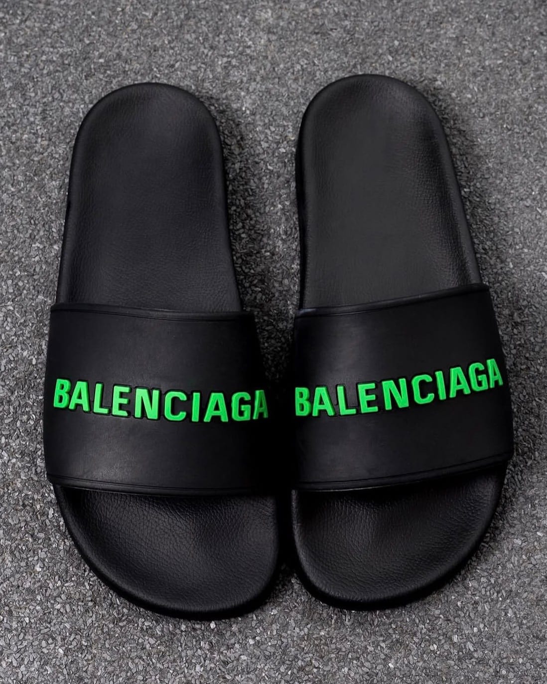 BALENCIAGA / BLACK & GREEN — NO LOGO STORE