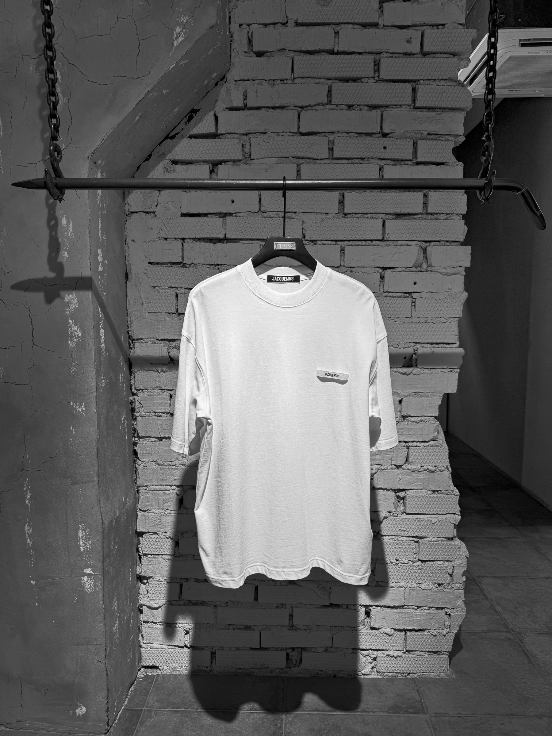 Футболка JACQUEMUS — Мужское, NO LOGO STORE