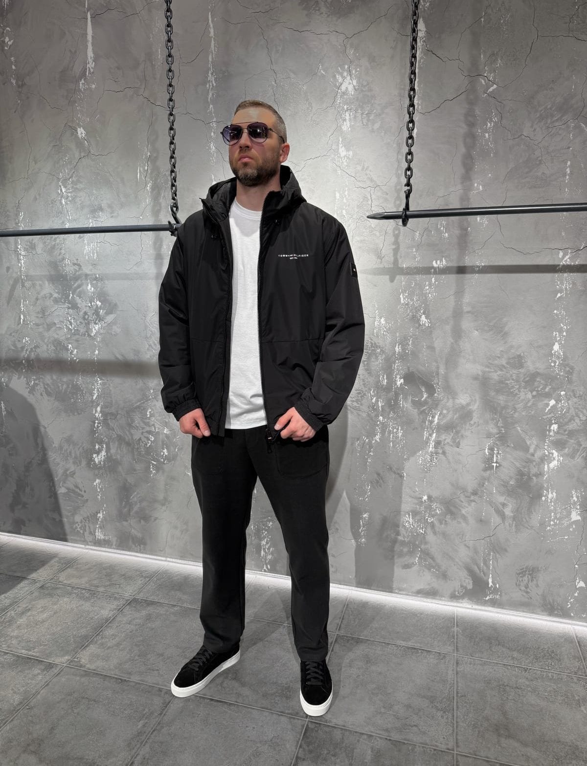 Куртка TOMMY HILFIGER — NO LOGO STORE