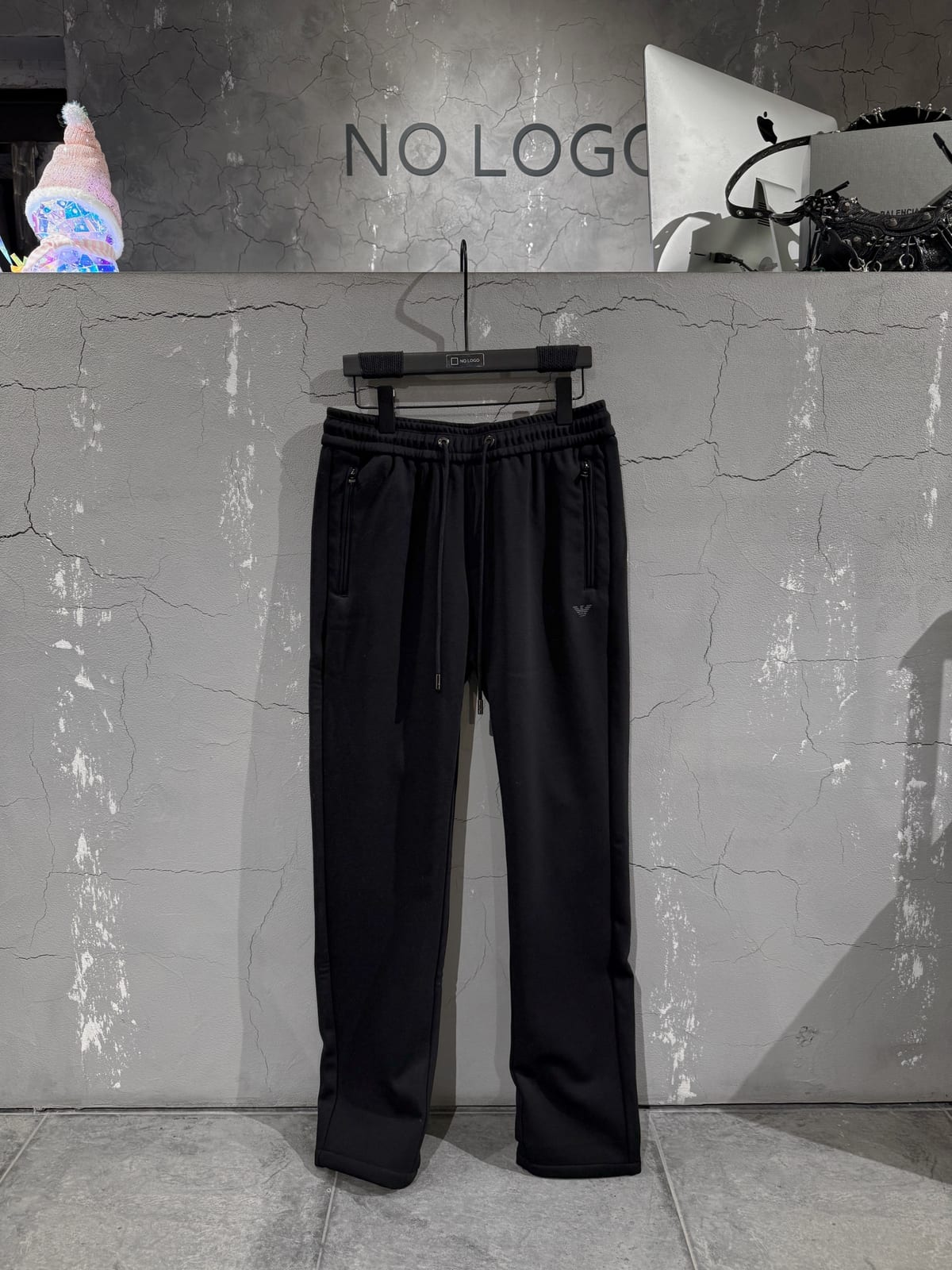 Брюки EMPORIO ARMANI  — Мужское, NO LOGO STORE