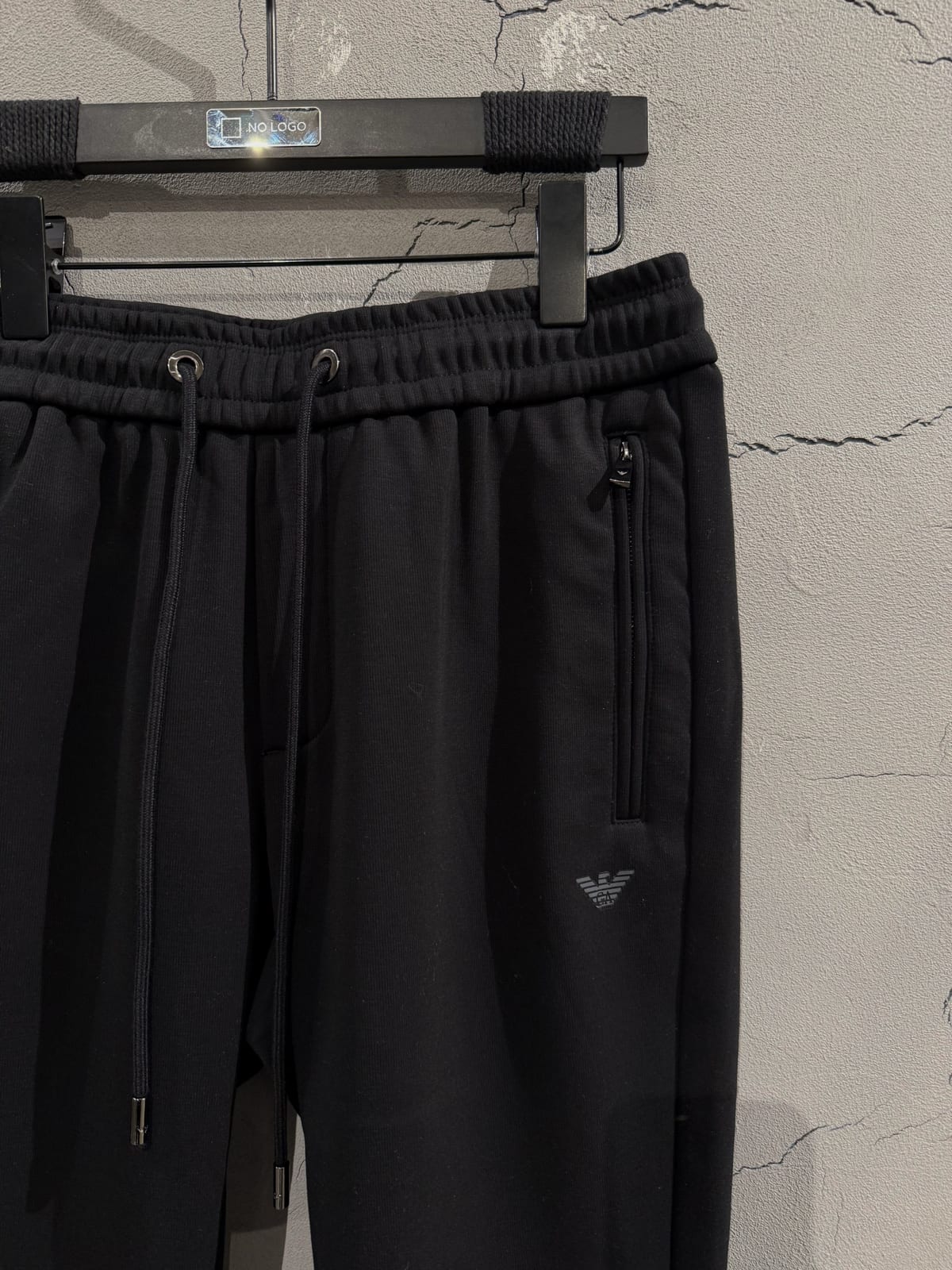 Брюки EMPORIO ARMANI  — Мужское, NO LOGO STORE (фото 2)