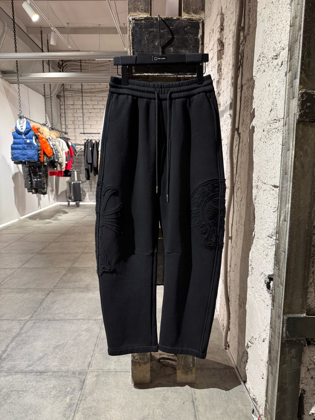 Брюки CHROME HEARTS — Мужское, NO LOGO STORE