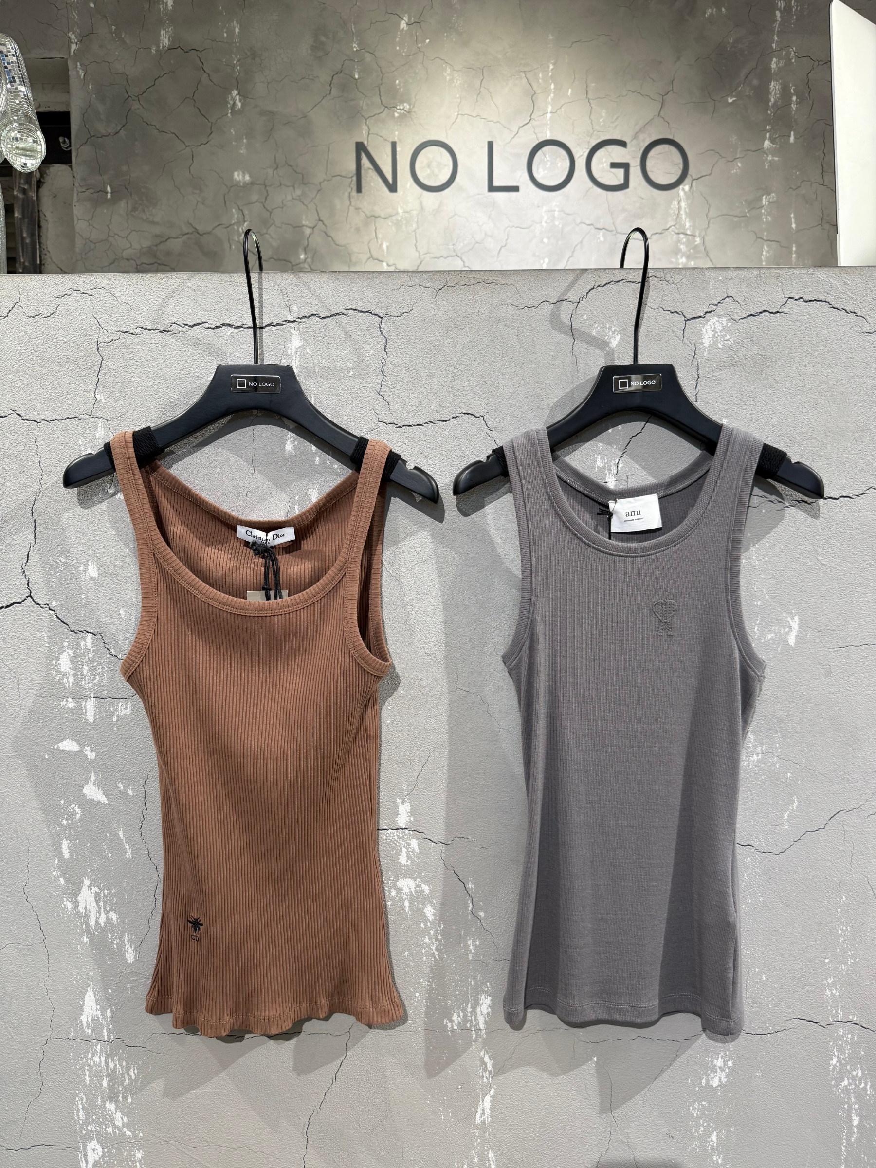 Майка AMI / GRAY — SALE · Женское, NO LOGO STORE