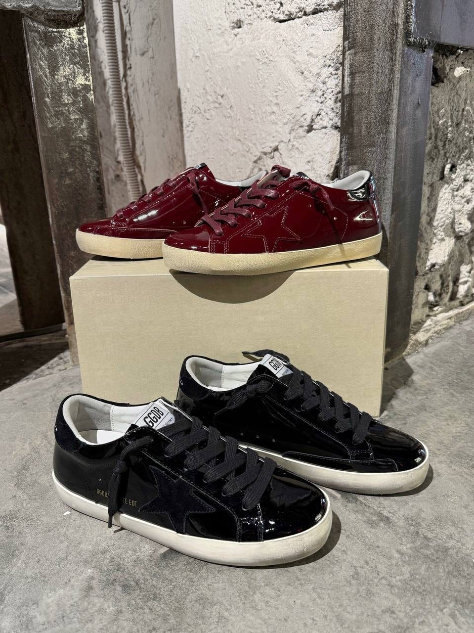 GOLDEN GOOSE / BLACK — NO LOGO STORE