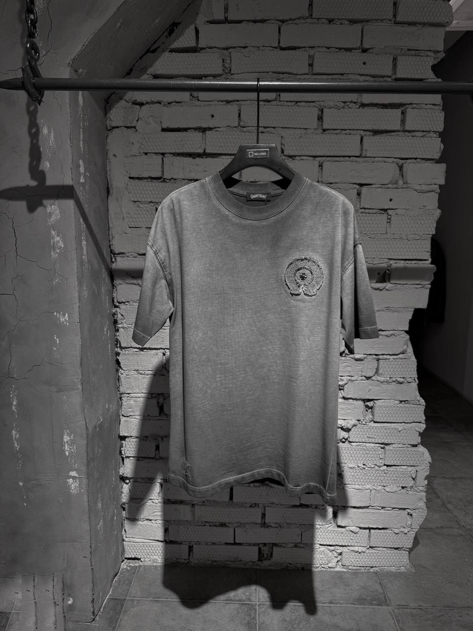 Футболка CHROME HEARTS — Женское, NO LOGO STORE