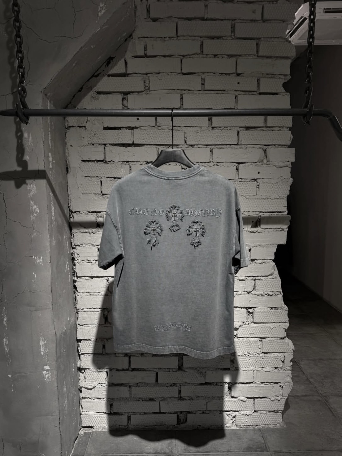 Футболка CHROME HEARTS — Женское, NO LOGO STORE (фото 2)