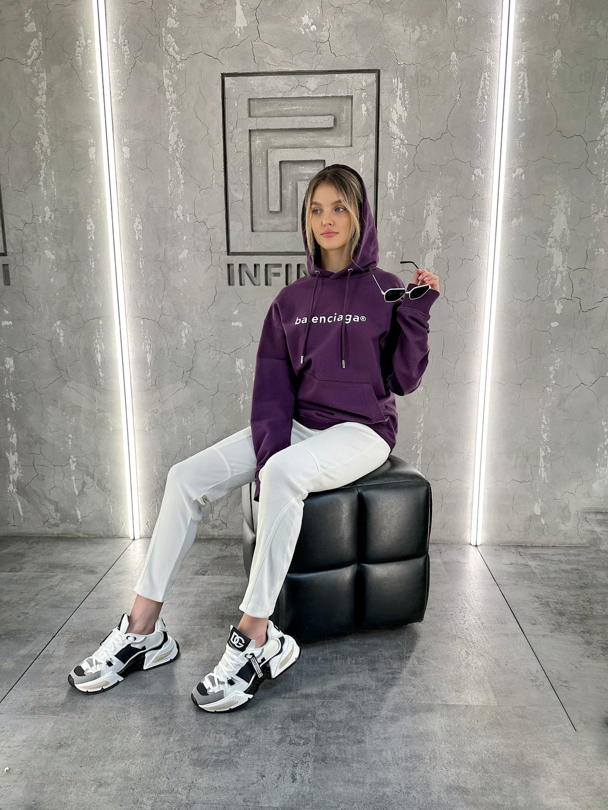 Толстовка BALENCIAGA — NO LOGO STORE