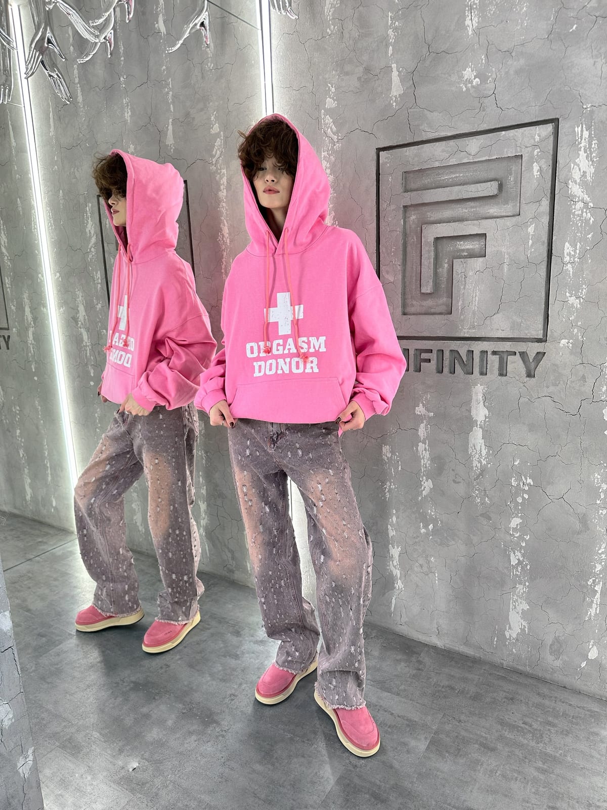 Худи BALENCIAGA — NO LOGO STORE