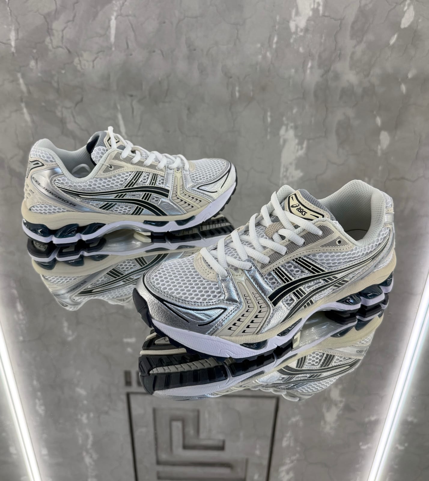 ASICS — Женское, NO LOGO STORE