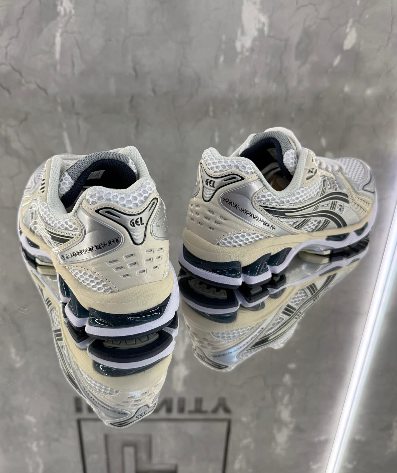 ASICS — Женское, NO LOGO STORE (фото 2)