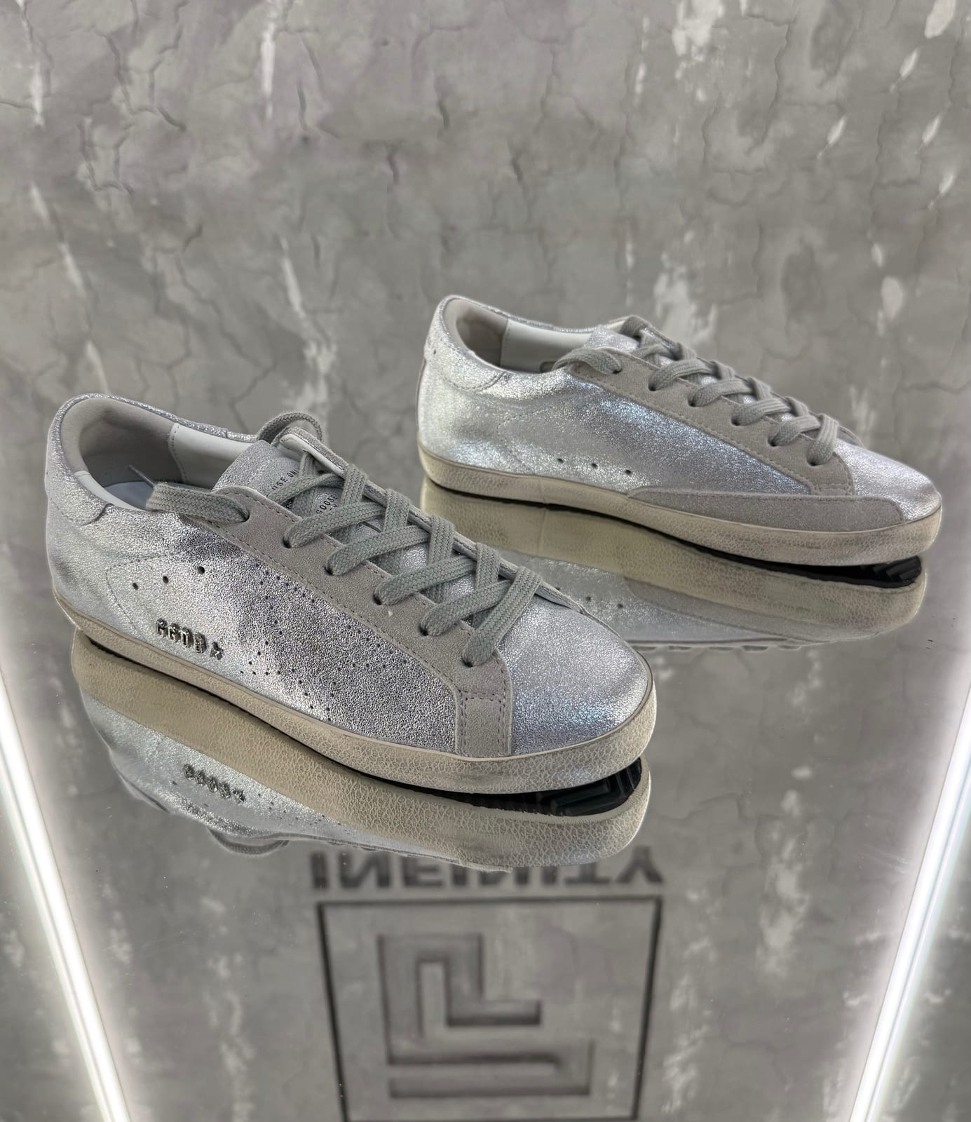 GOLDEN GOOSE — Женское, NO LOGO STORE
