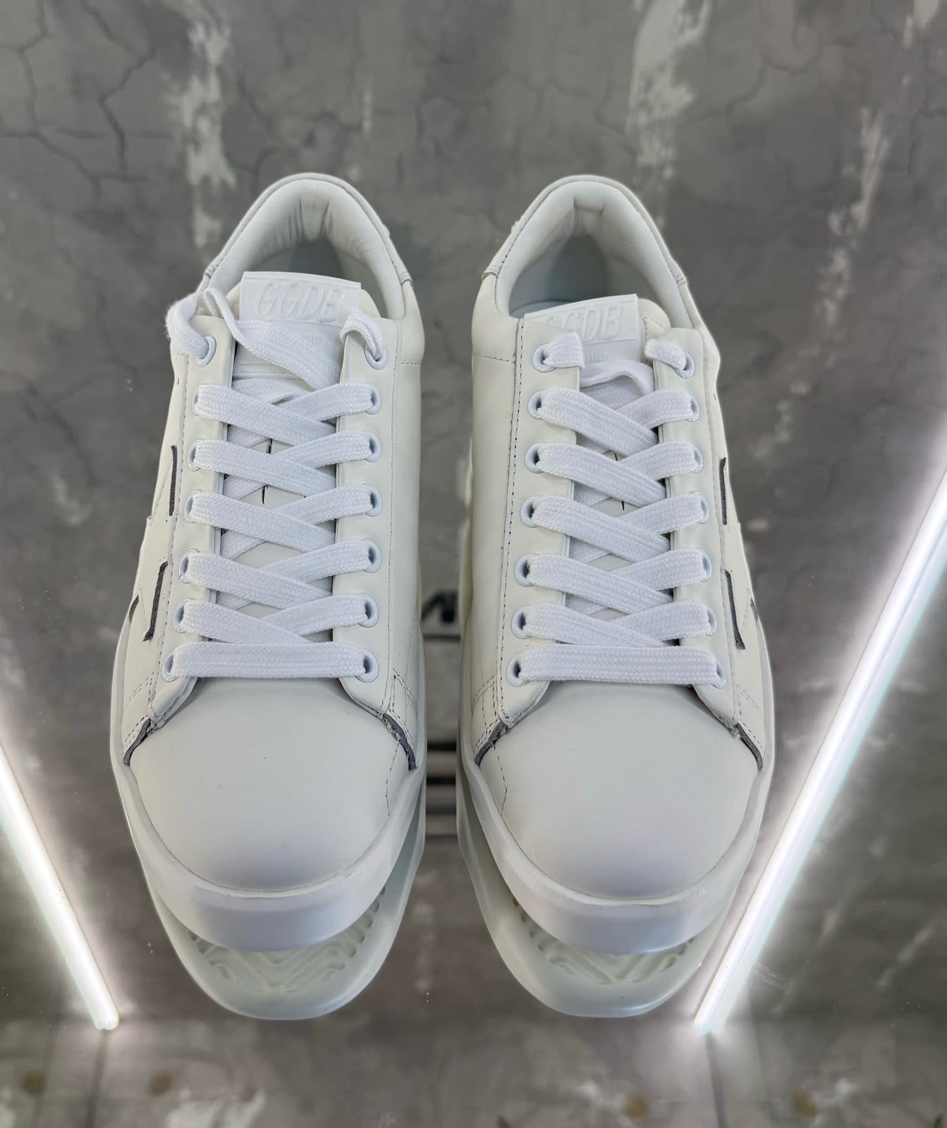 GOLDEN GOOSE — Женское, NO LOGO STORE (фото 2)