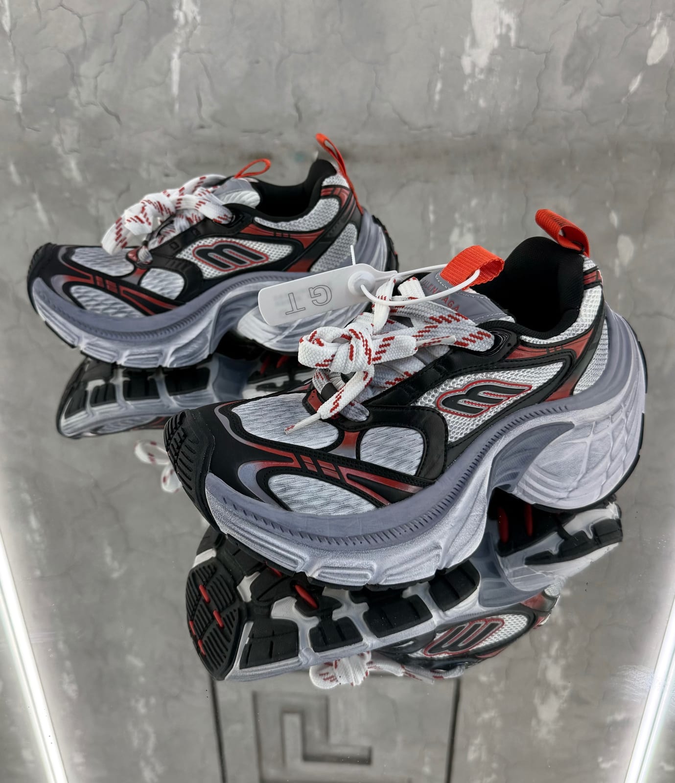BALENCIAGA — Женское, NO LOGO STORE