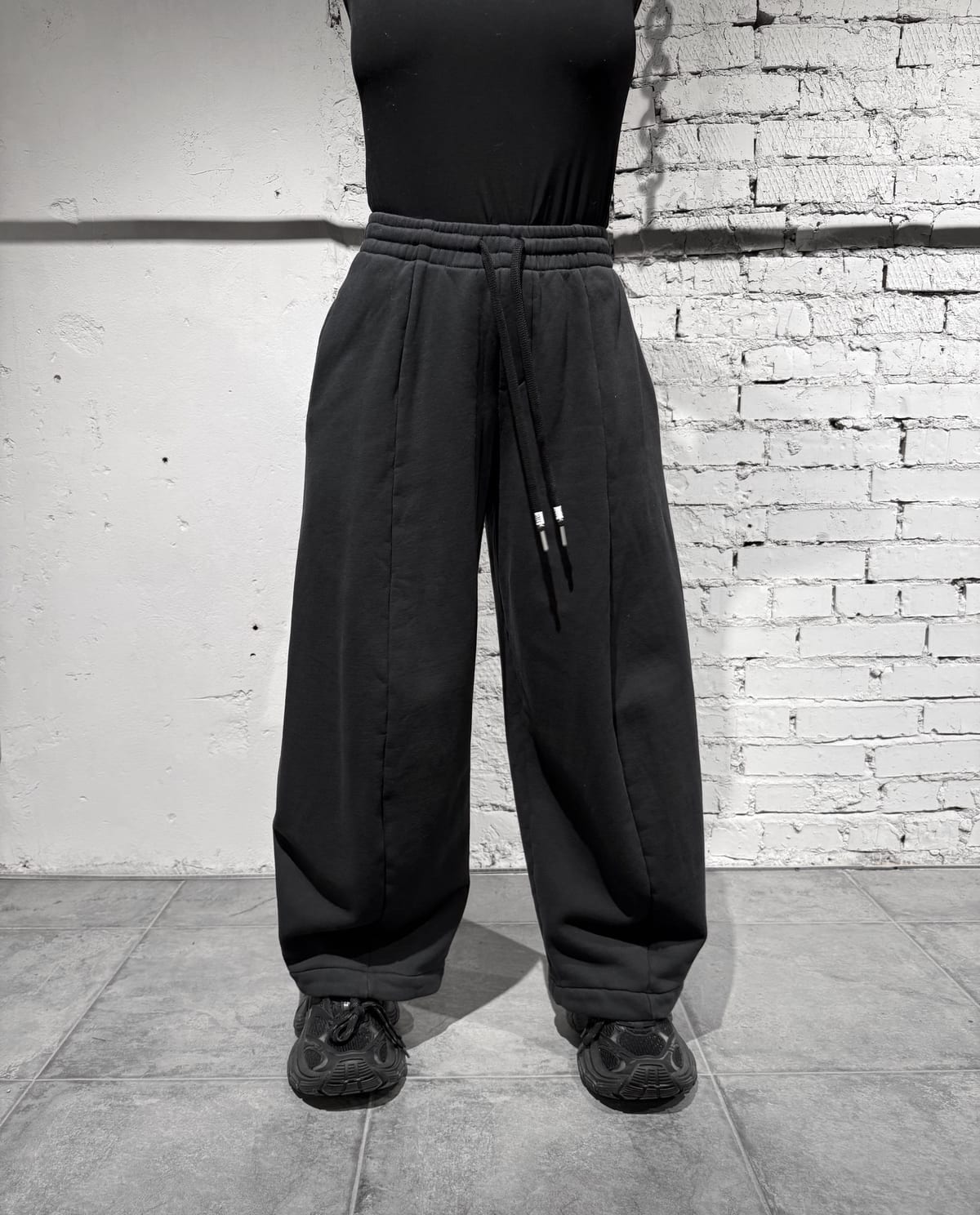 Брюки black — Женское, NO LOGO STORE