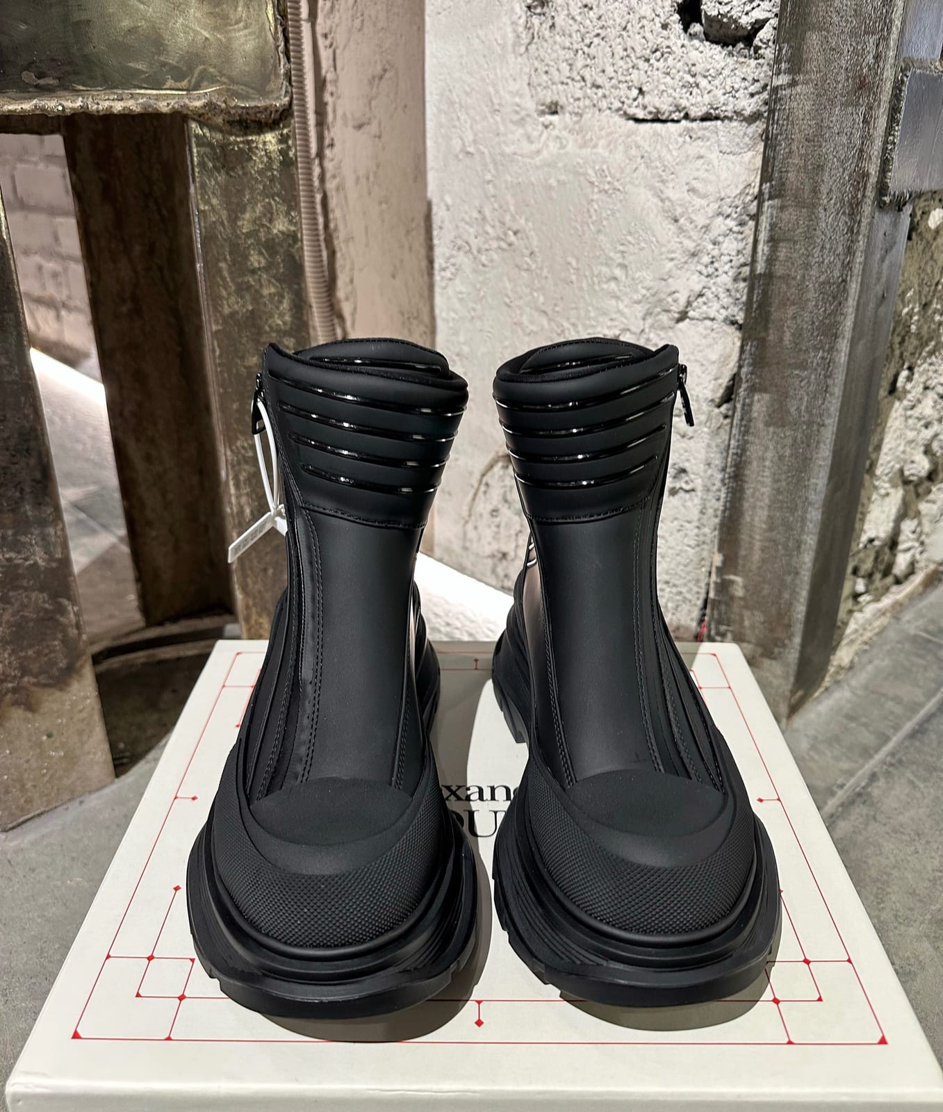 Ботинки Alexander McQueen — Женское, NO LOGO STORE (фото 2)